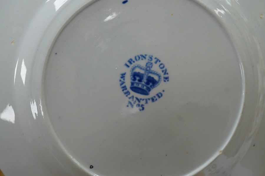 A Mason’s ironstone Japan pattern dessert service, c.1820, comprising dishes, plates and a centrepiece, largest 36cm wide
